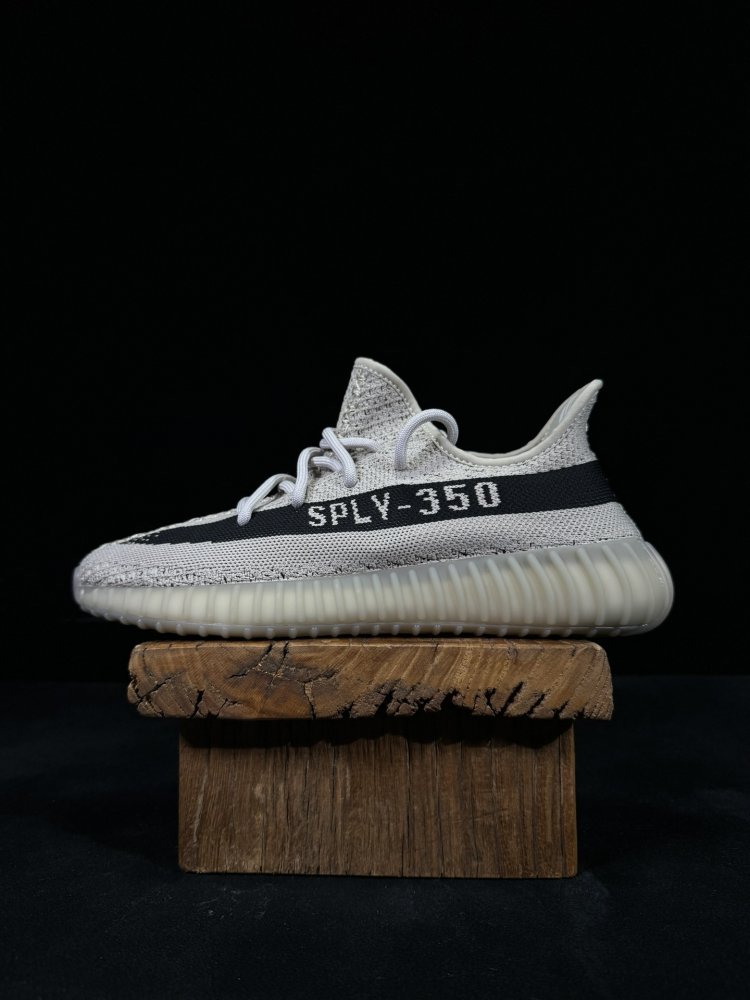 Кроссовки Yeezy 350 V2