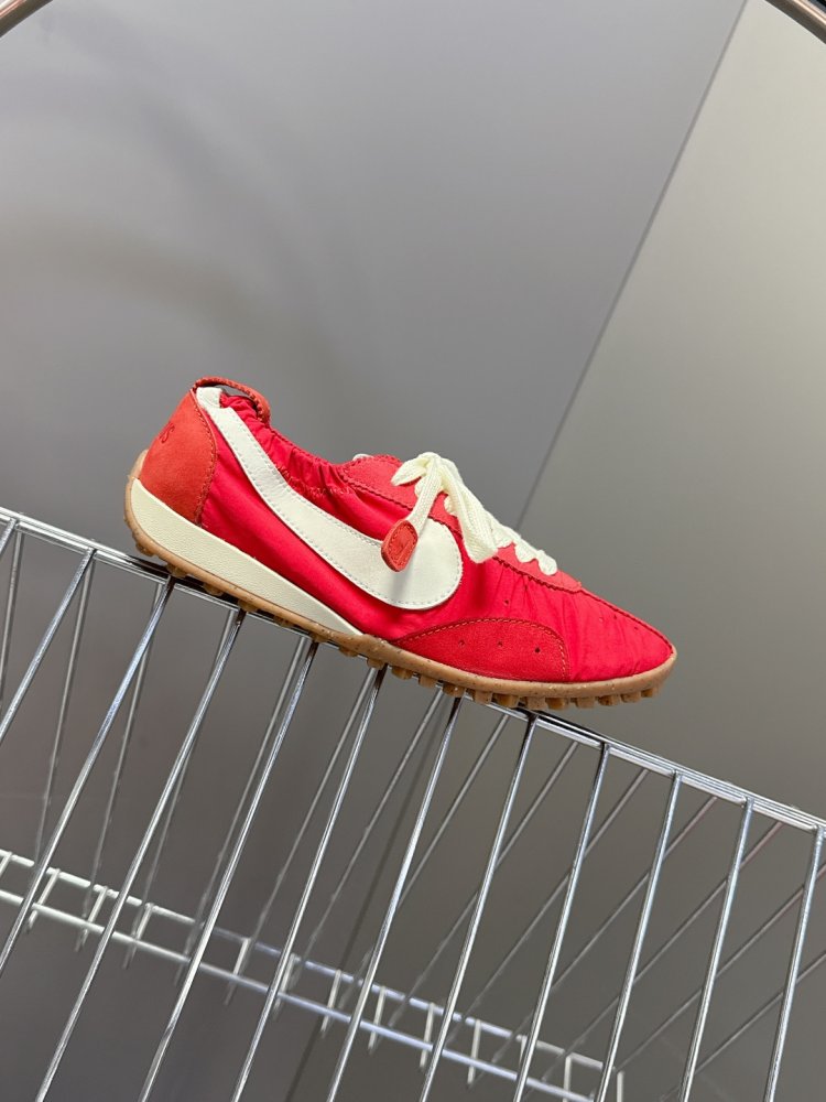 Кроссовки женские Jacquemus x Nike