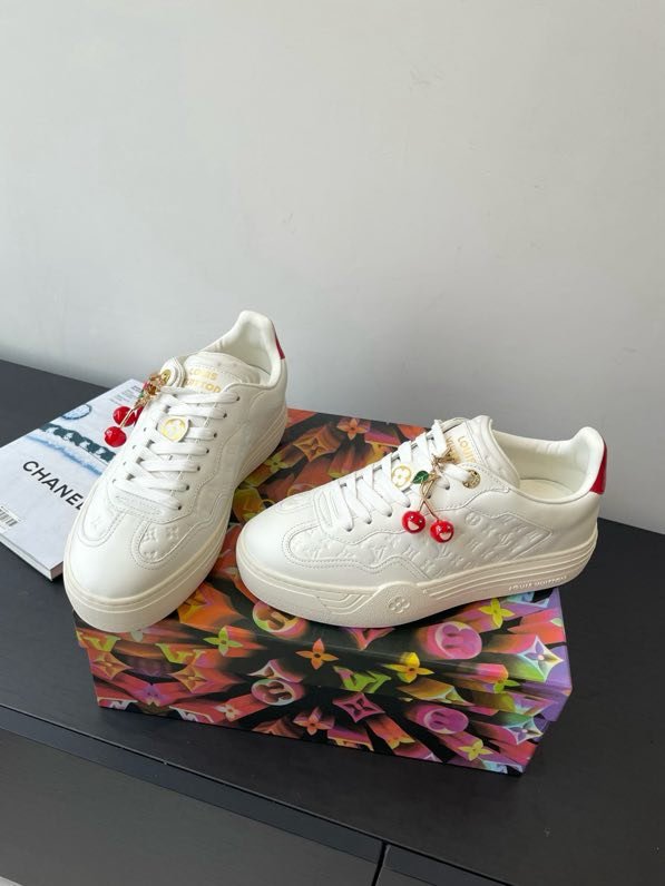 Кроссовки женские LV GROOVY PLATFORM