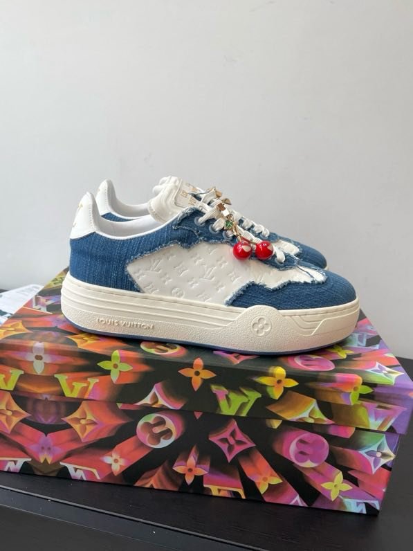 Кросівки жіночі LV GROOVY PLATFORM