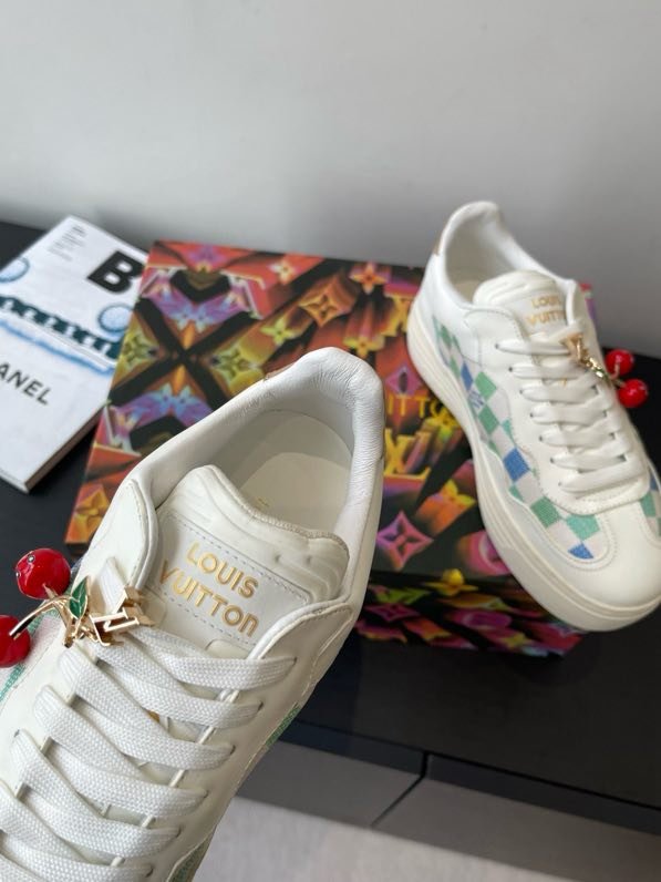 Кроссовки женские LV GROOVY PLATFORM фото 4