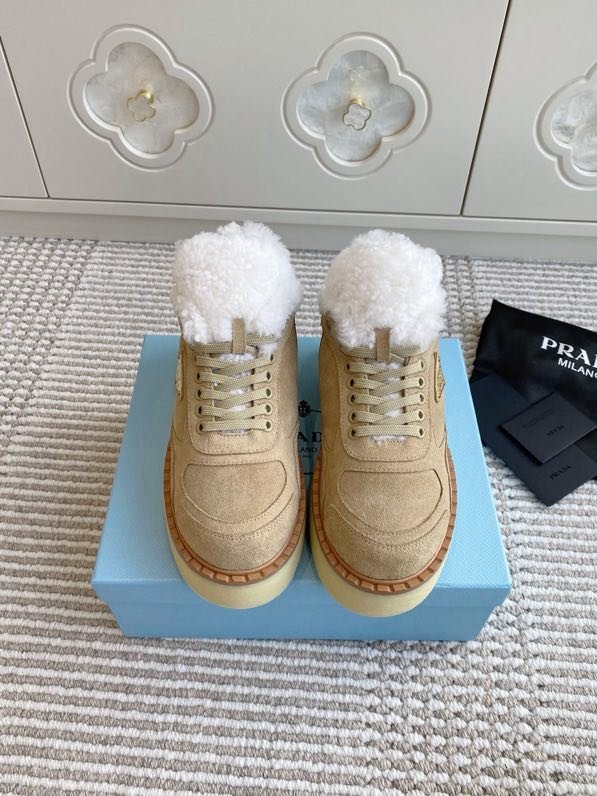 Кроссовки женские на меху зимние