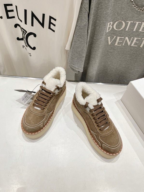 Кроссовки женские на меху