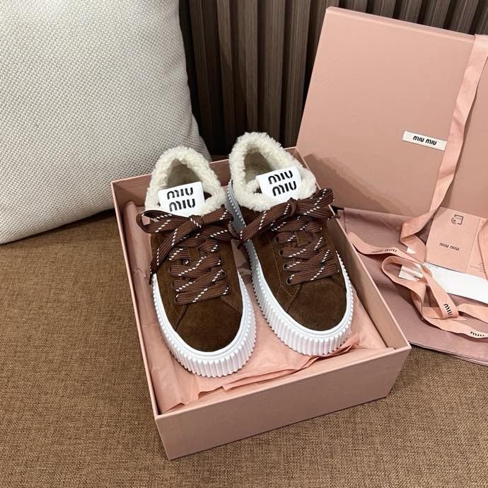 Кроссовки женские на меху фото 2