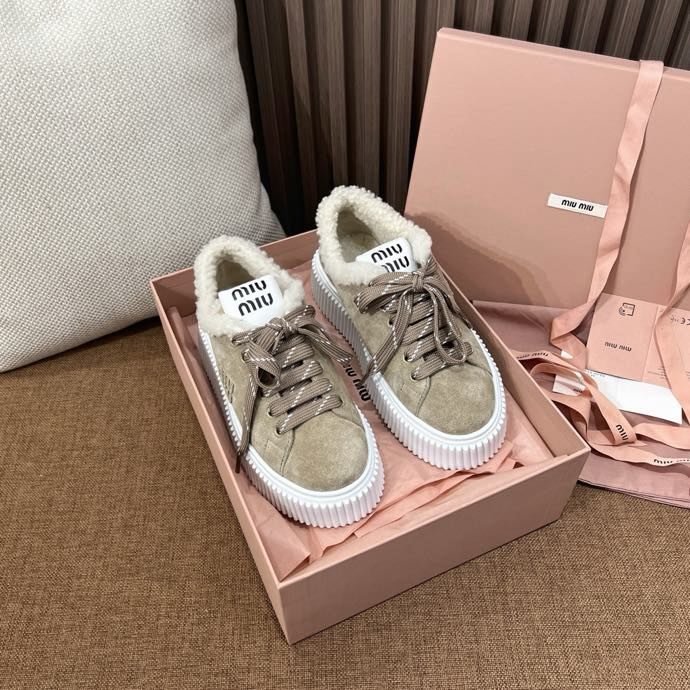 Кросівки жіночі на хутрі фото 2