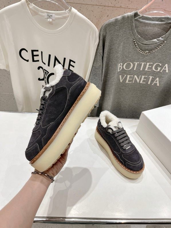 Кросівки жіночі на хутрі фото 3