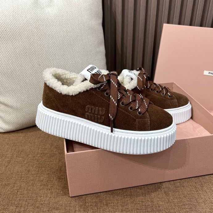 Кроссовки женские на меху фото 3