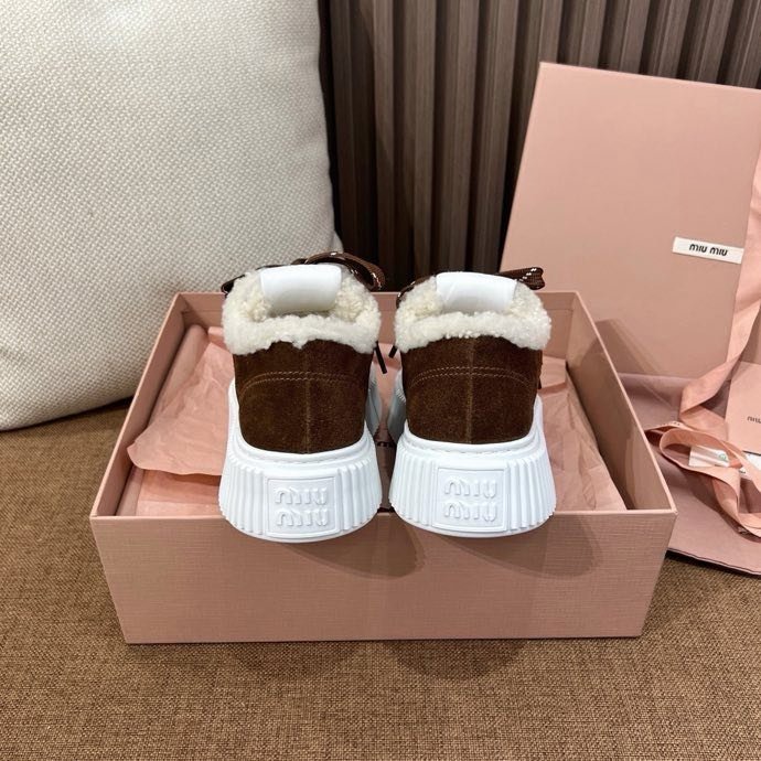 Кроссовки женские на меху фото 6