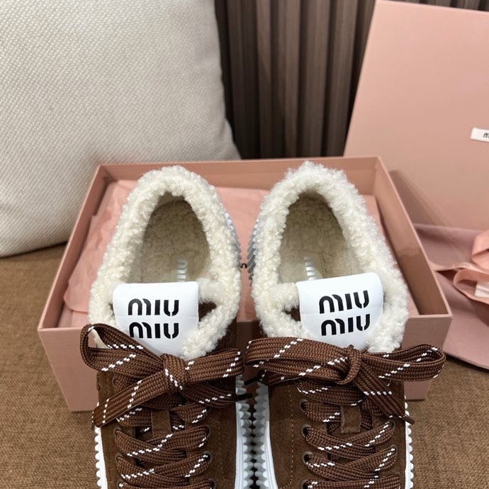 Кроссовки женские на меху фото 8