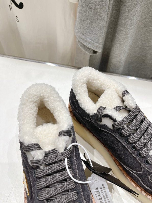 Кросівки жіночі на хутрі фото 9