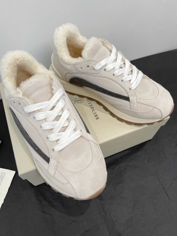 Кроссовки женские зимние на меху