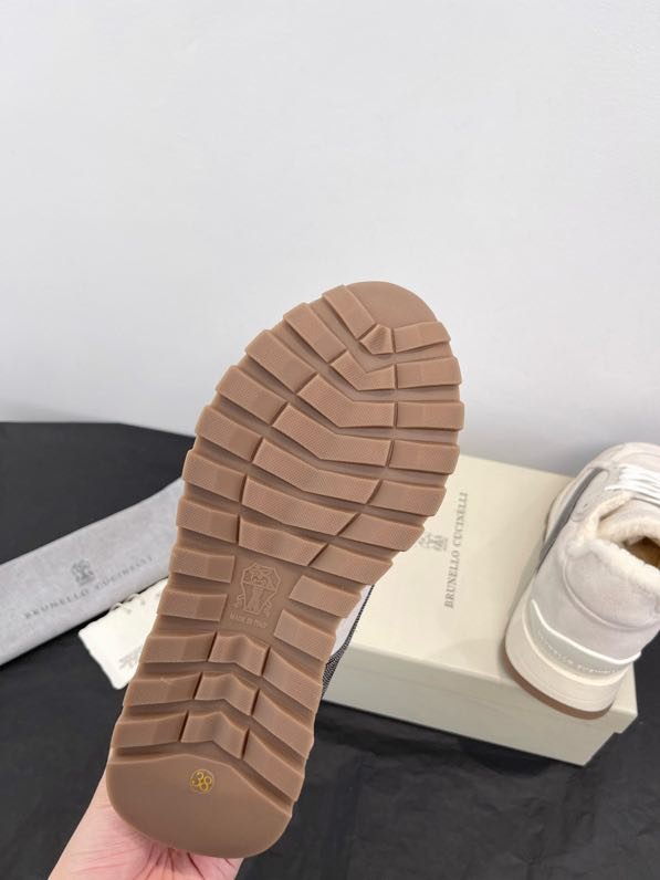 Кроссовки женские зимние на меху фото 4