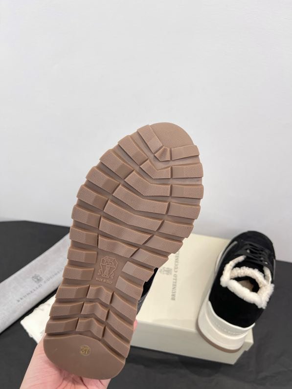 Кроссовки женские зимние на меху фото 7