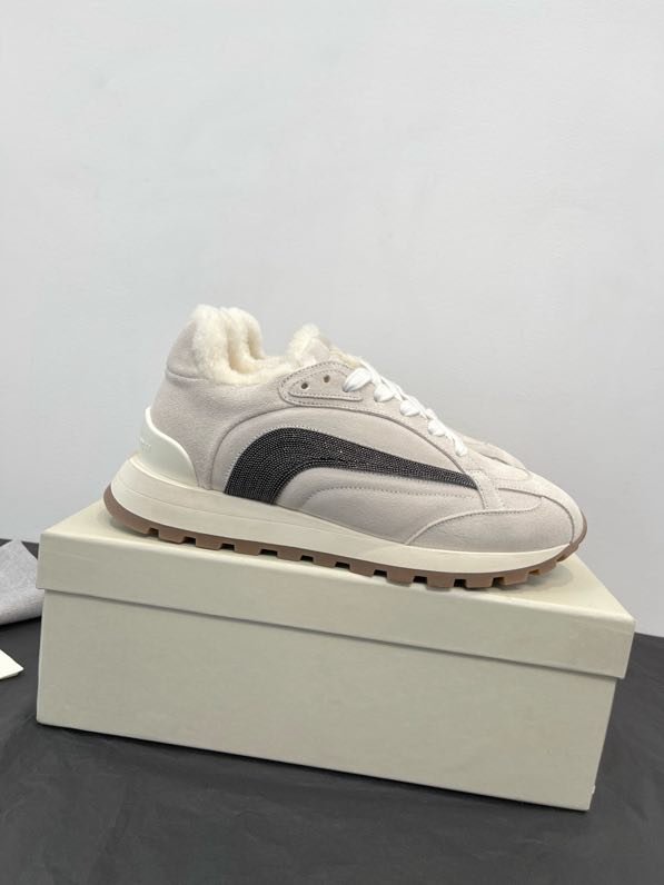 Кроссовки женские зимние на меху фото 9