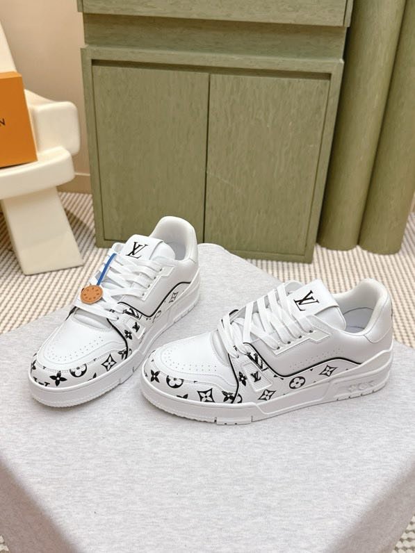 Sneakers women's