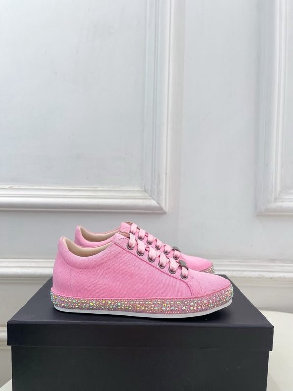 Кроссовки женские