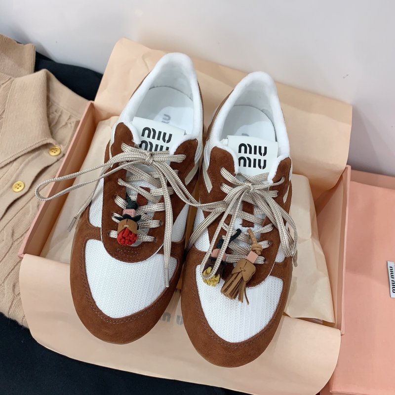 Sneakers women's