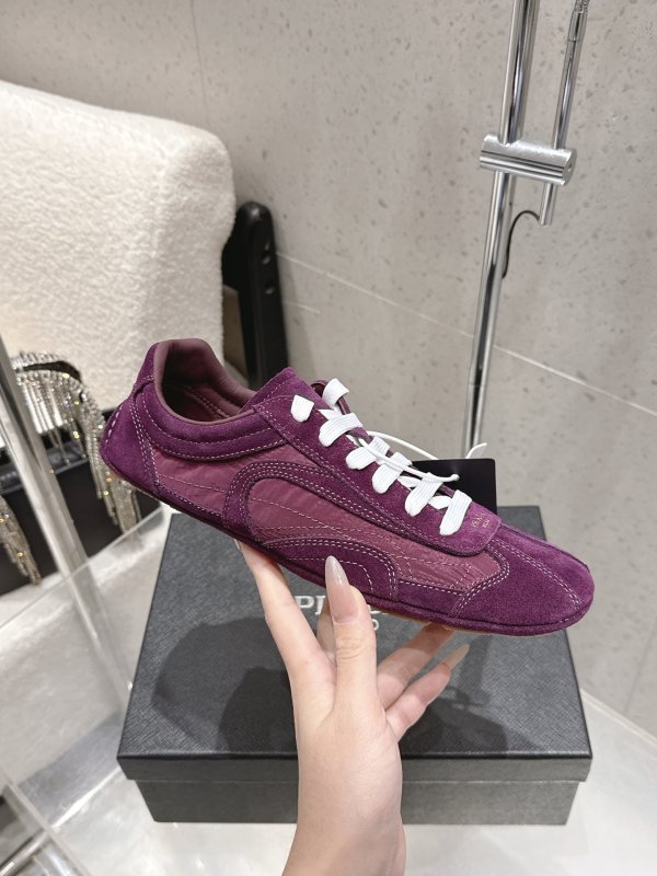 Sneakers women's