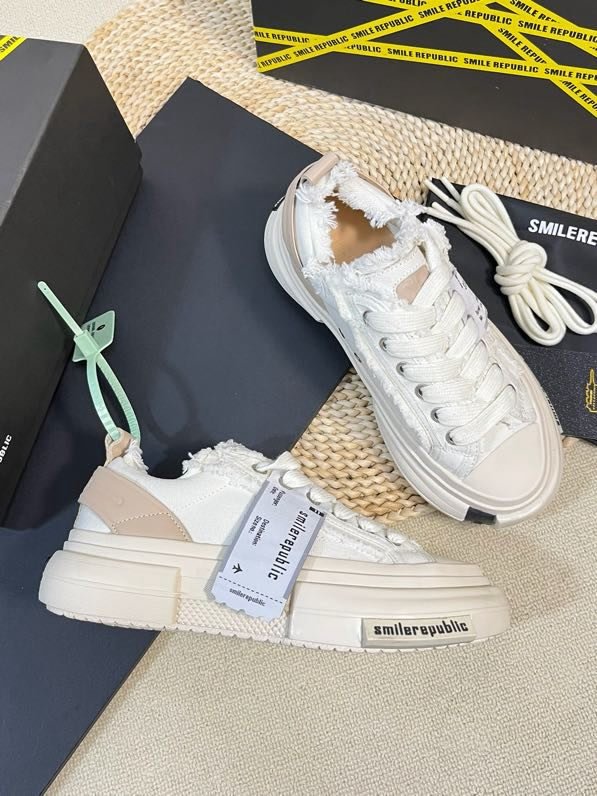 Sneakers women's