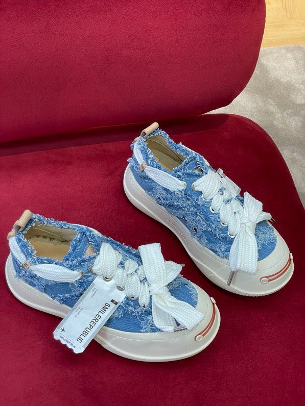 Sneakers women's