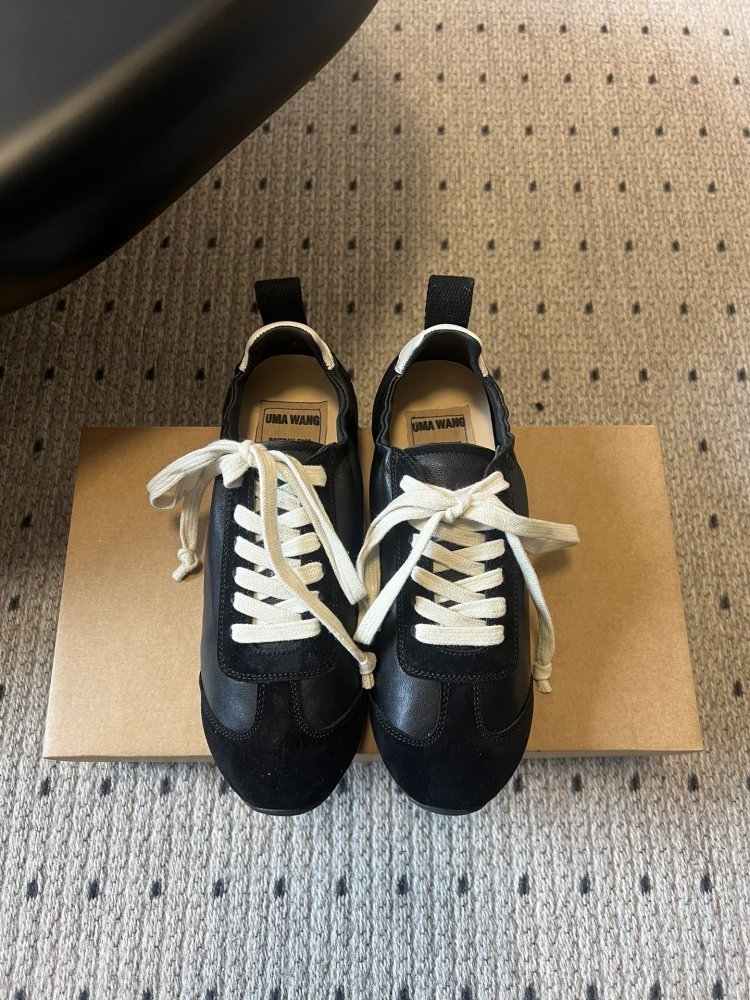 Sneakers women's