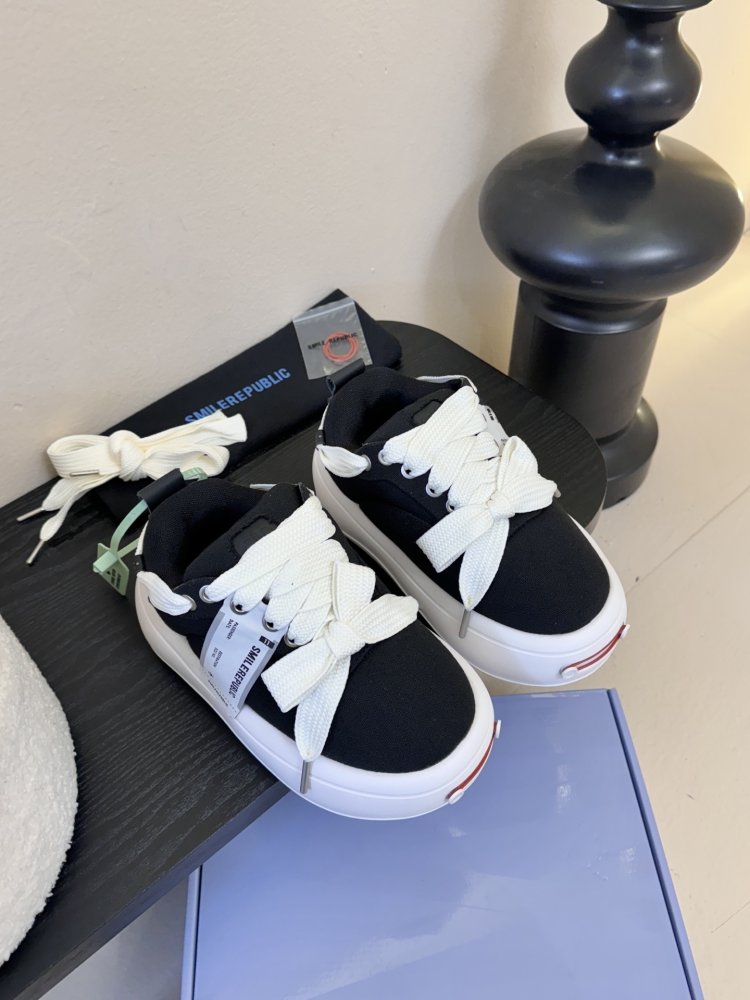 Sneakers women's