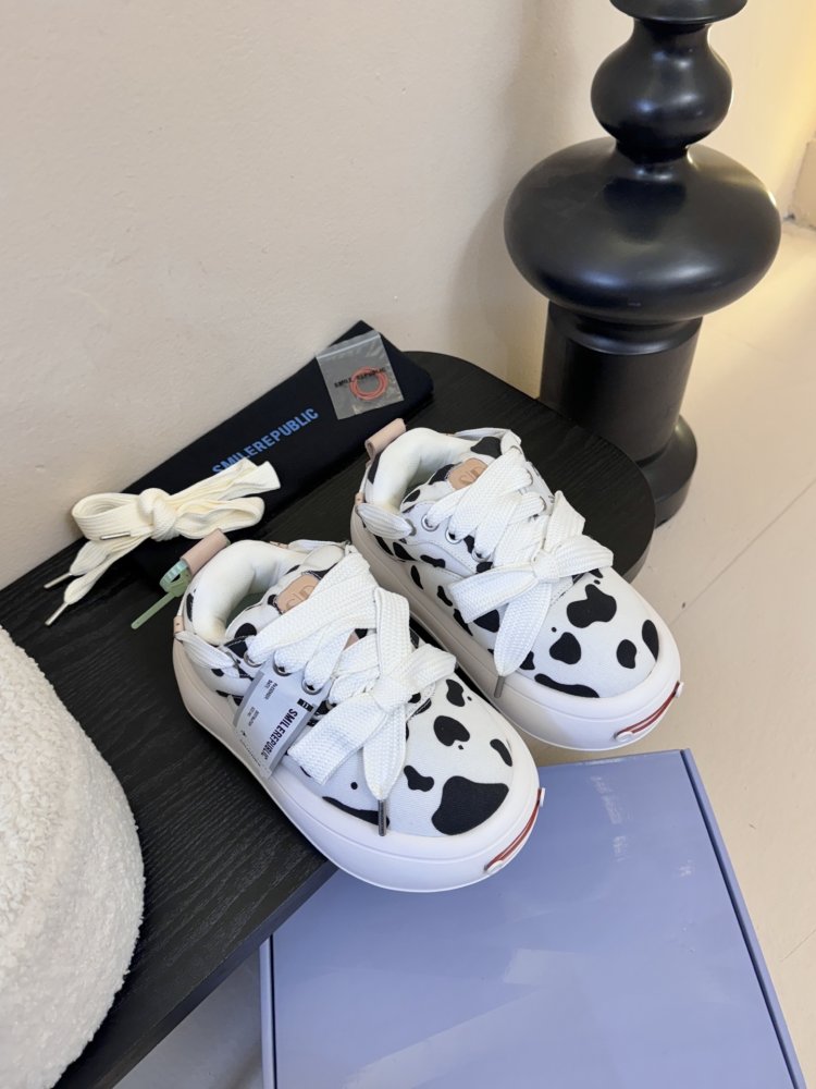 Sneakers women's