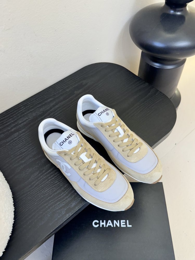 Sneakers women's