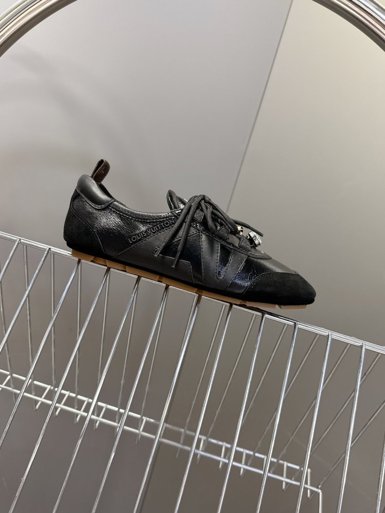 Sneakers women's