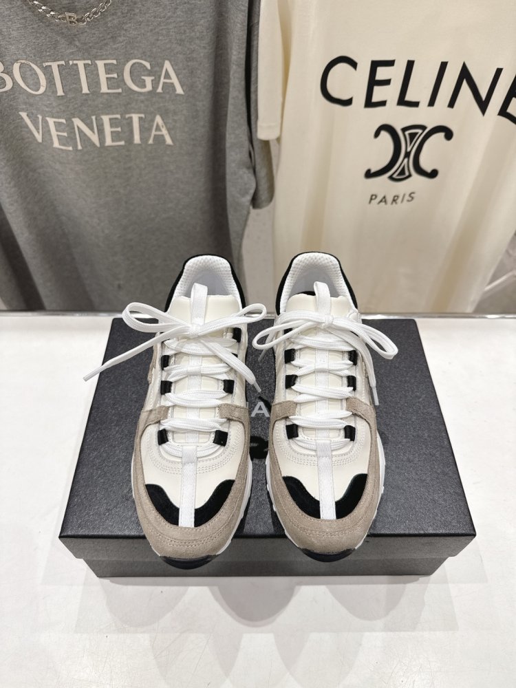 Sneakers women's
