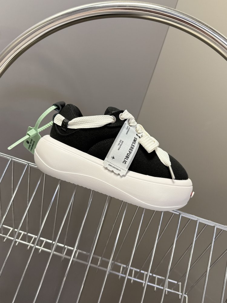 Sneakers women's