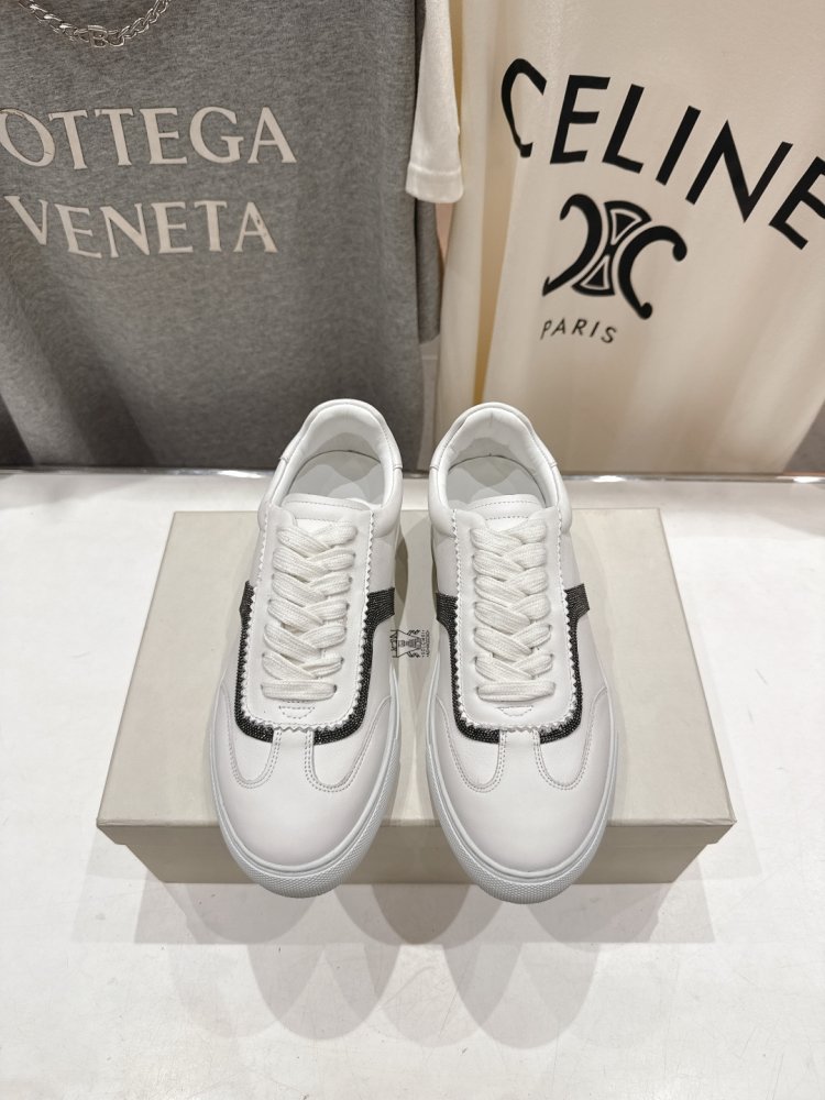 Sneakers women's