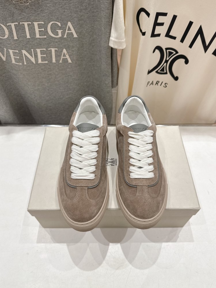Sneakers women's