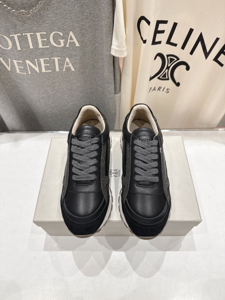 Sneakers women's