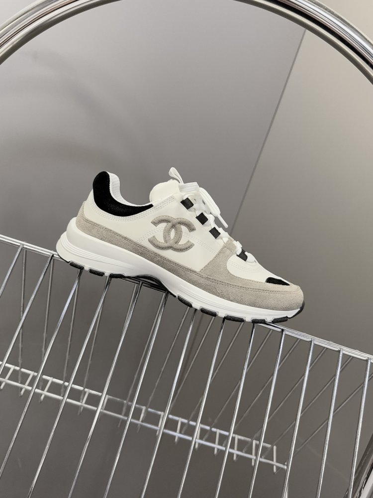 Sneakers women's