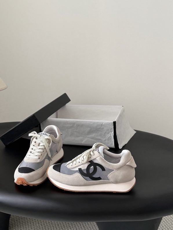 Sneakers women's