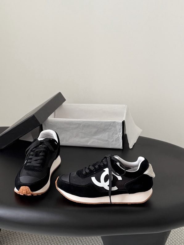Sneakers women's
