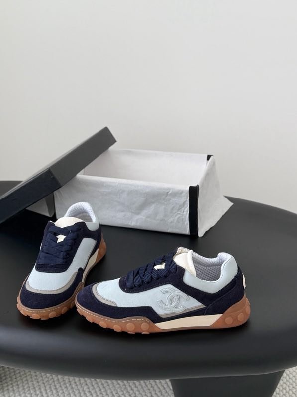 Sneakers women's