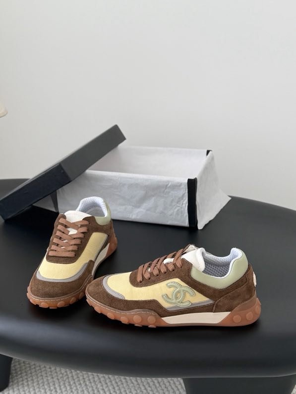 Sneakers women's