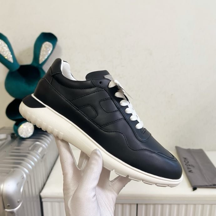 Sneakers women's