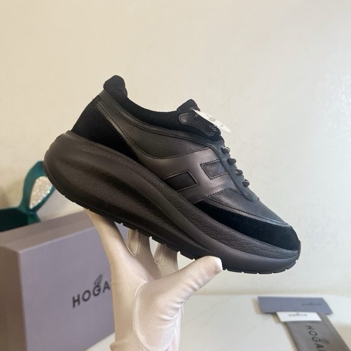 Sneakers women's