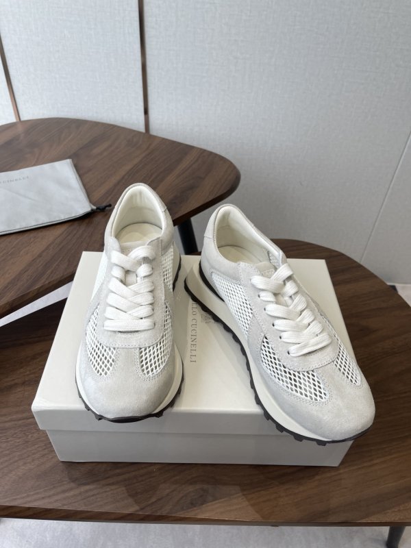 Sneakers women's