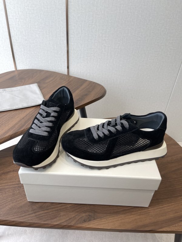 Sneakers women's