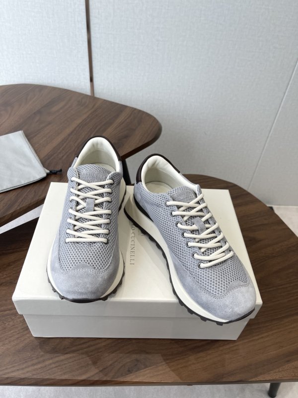 Sneakers women's