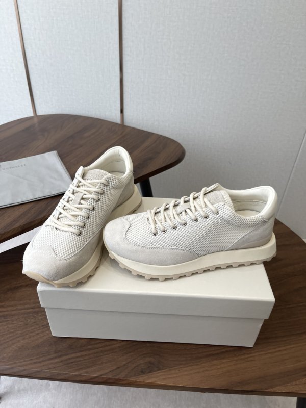 Sneakers women's