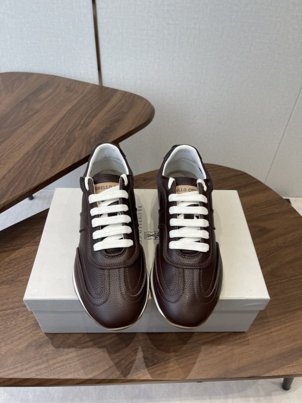 Sneakers women's