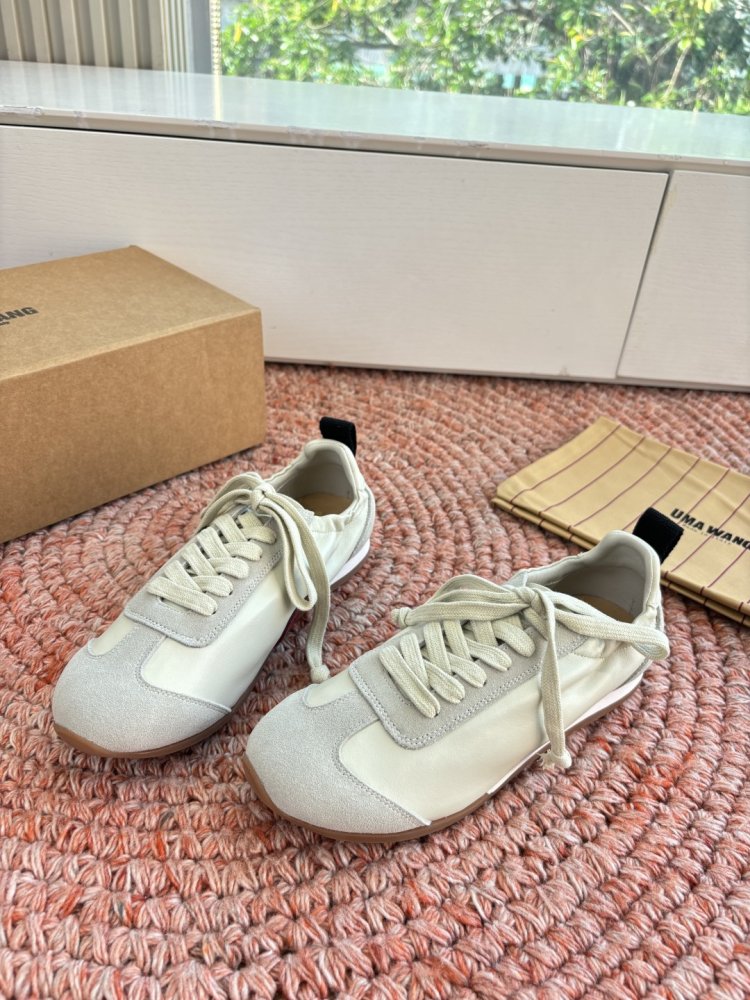 Sneakers women's