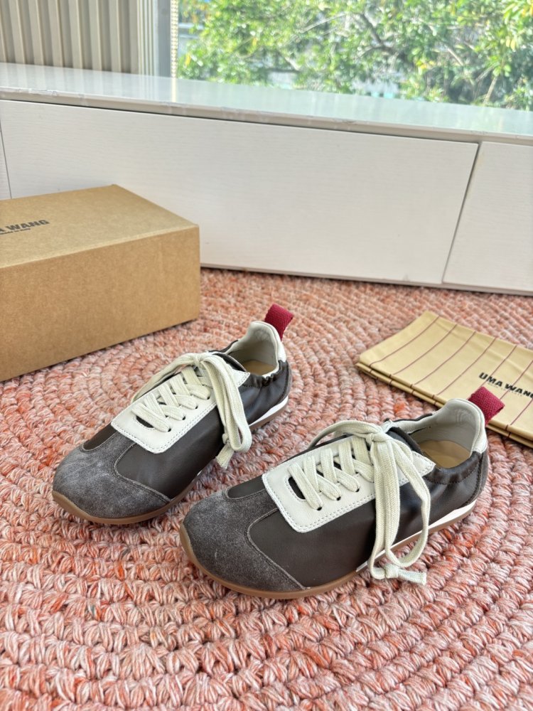 Sneakers women's