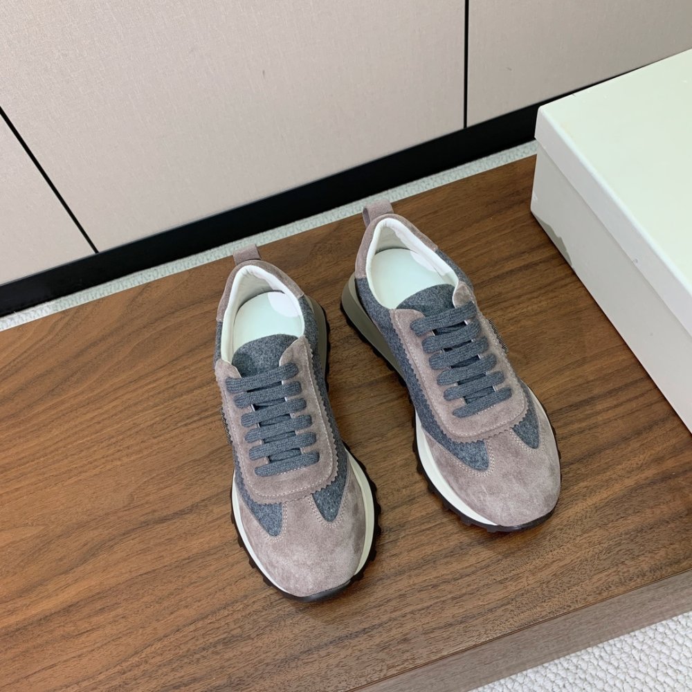 Sneakers women's