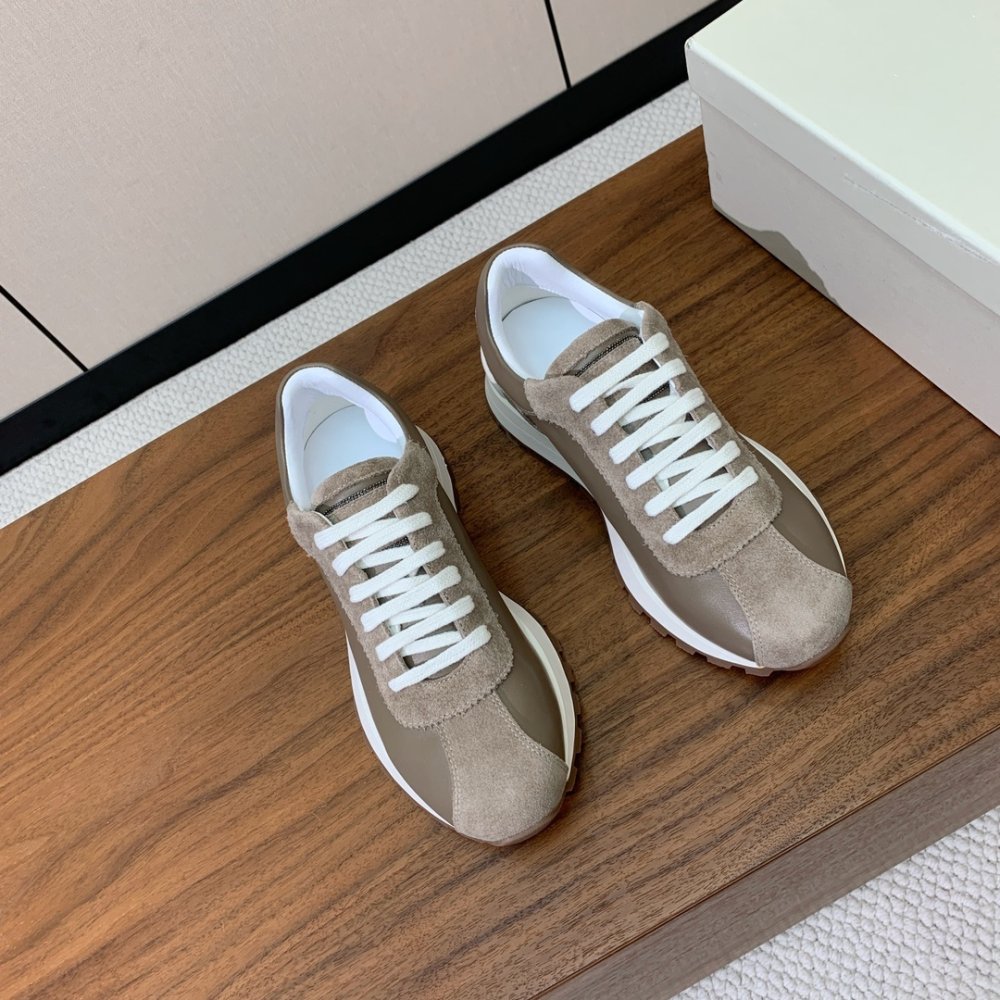 Sneakers women's